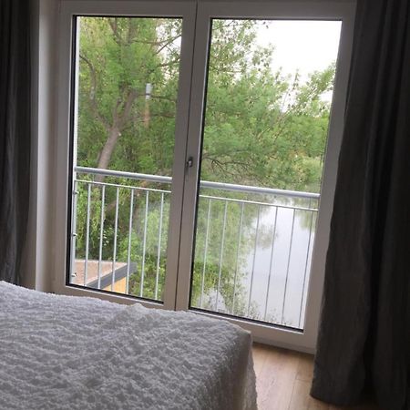 Familienfreundliche Ferienwohnung Am See Sömmerda エクステリア 写真