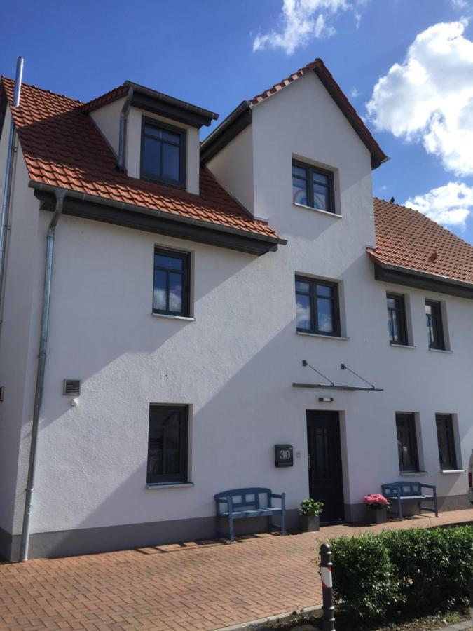 Familienfreundliche Ferienwohnung Am See Sömmerda エクステリア 写真